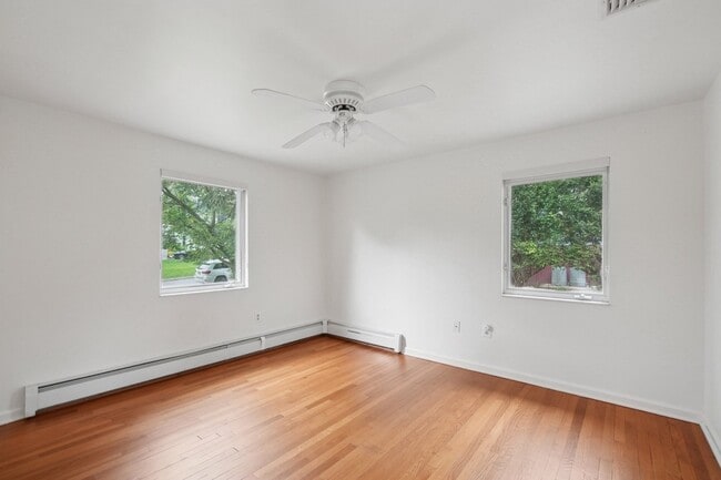 Building Photo - 34 Lewis Dr