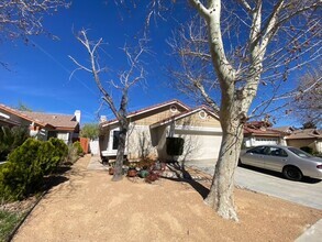 Building Photo - 2+2 Nice Home - MOVE-IN SPECIAL $1,000 OFF...