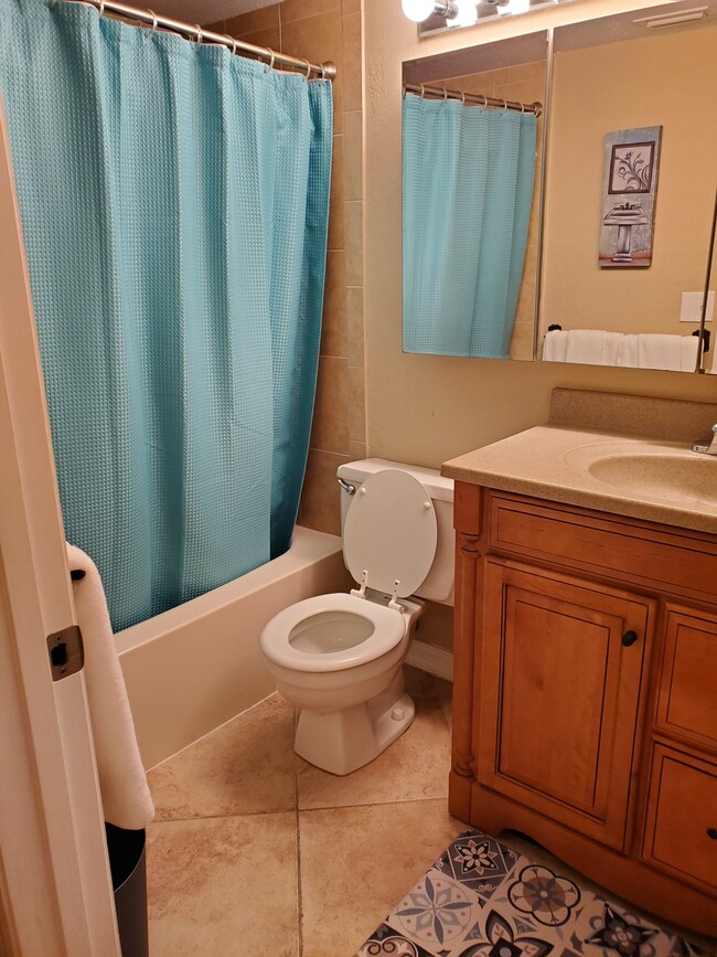 Building Photo - 7930 Sun Island Dr S