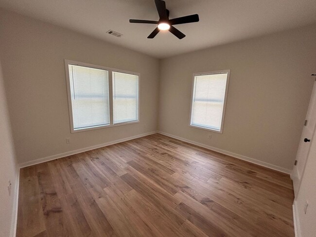 Building Photo - NEW CONSTRUCTION PRE-LEASING FOR AUGUST 2026!