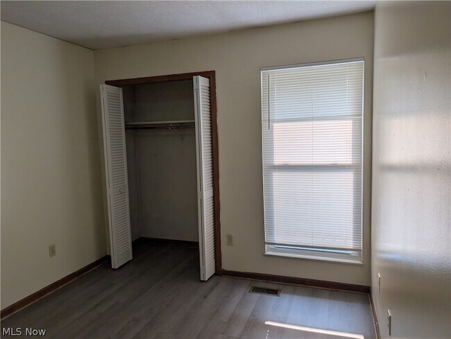 Building Photo - 1563 Whitehall Blvd