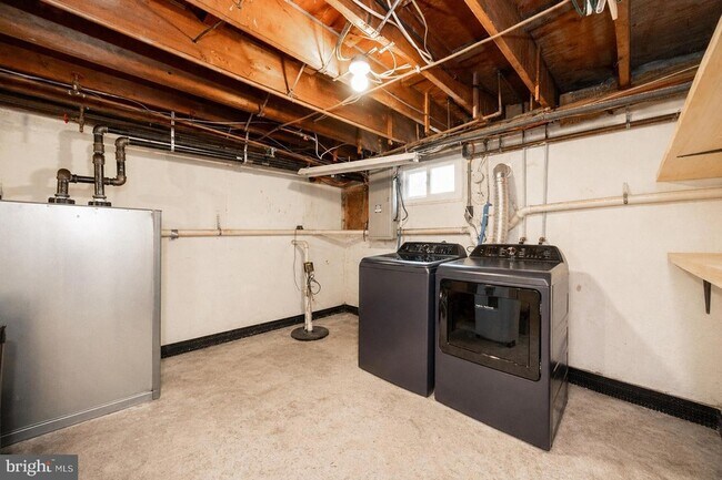 Building Photo - 70 Level Rd