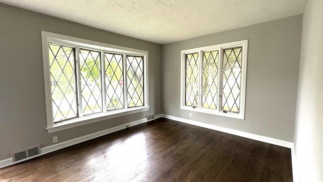 Building Photo - 20 Union Ave