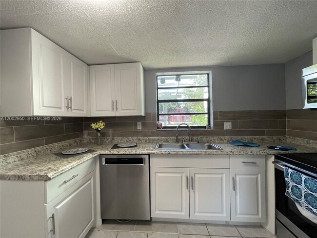 Building Photo - 20511 NW 15th Ave