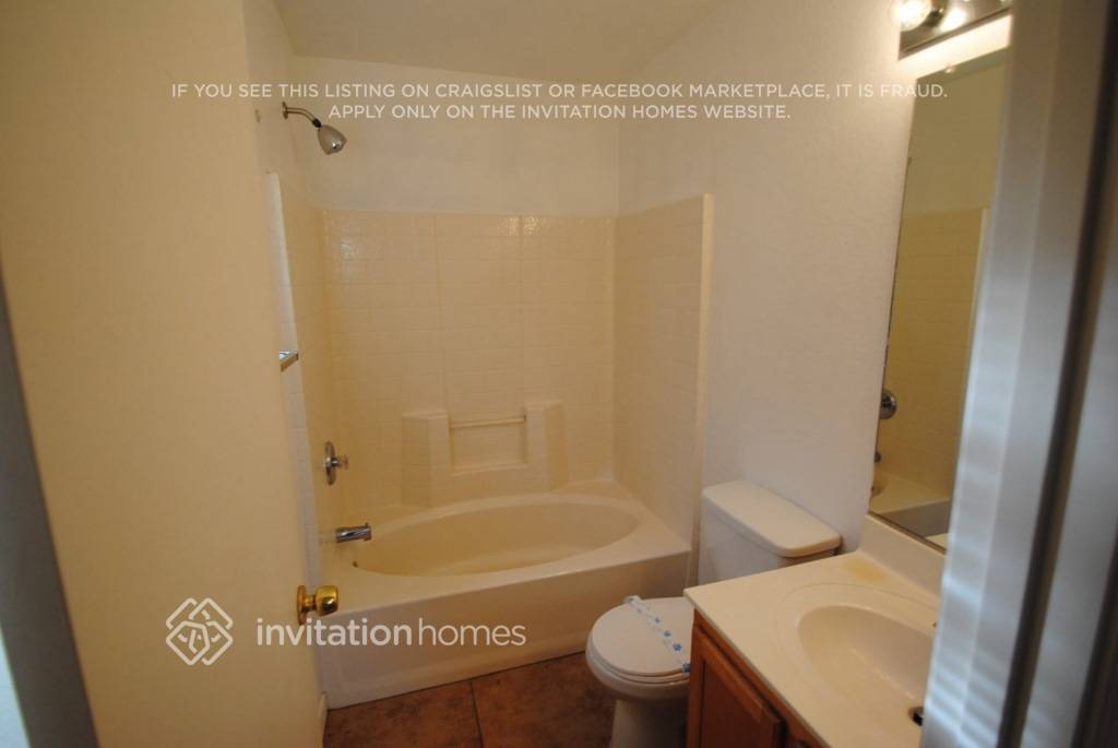 Building Photo - 15659 N Gil Balcome Ct