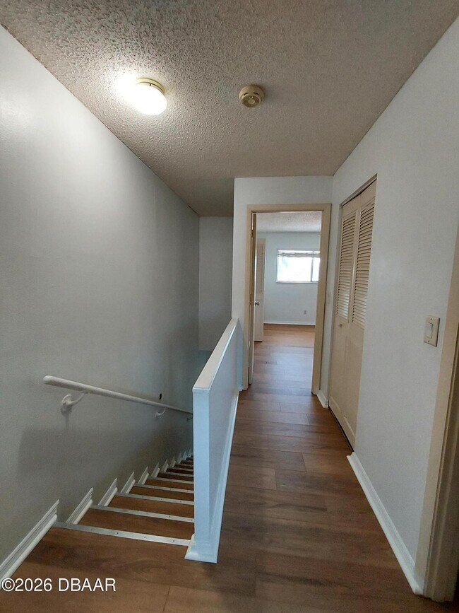 Building Photo - 55 Vining Ct