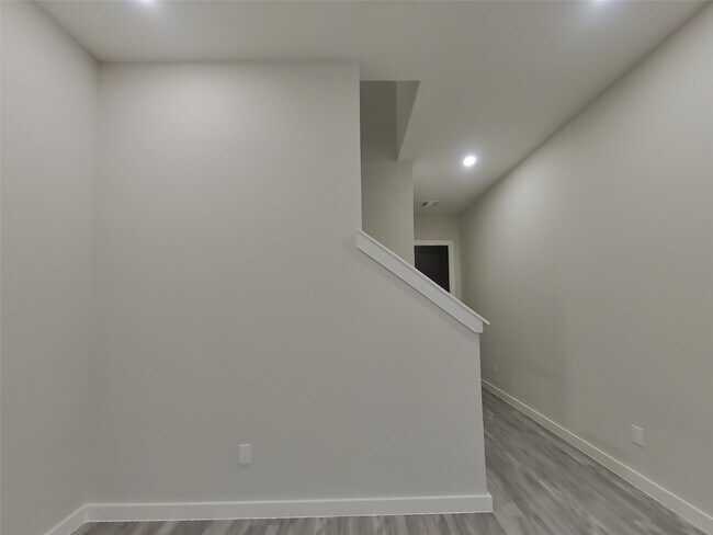 Building Photo - 22843 Terrazzo Dr