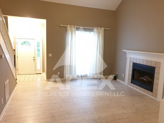 Building Photo - Beautiful 3 Bd 2.5 Ba Single Family Home in West Knoxville!!