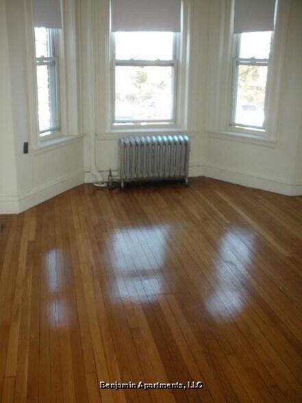 Building Photo - 1179 Boylston St