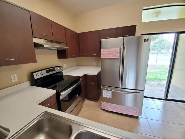 Building Photo - 6001 Scotchwood Glen