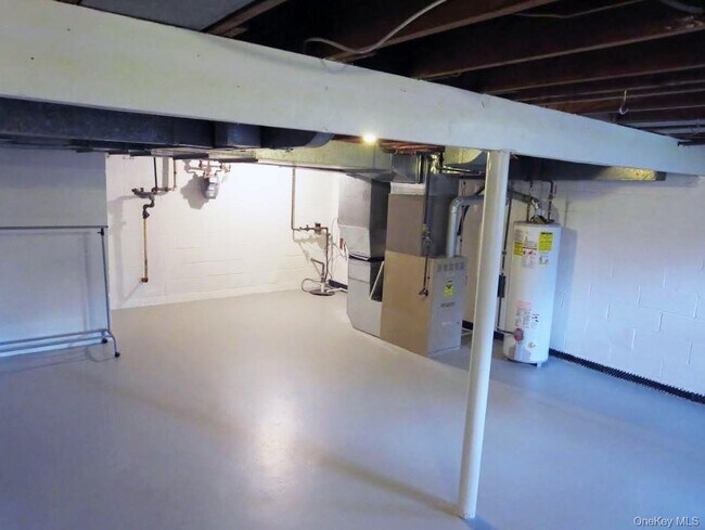 Building Photo - 11 Latonia Rd