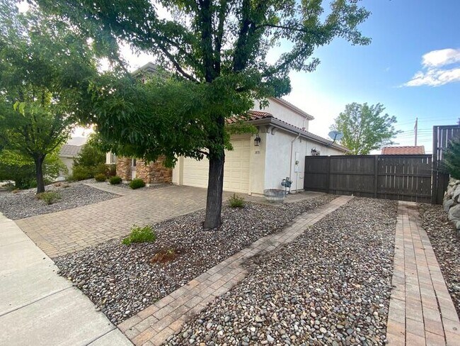 Building Photo - Top of the Hill - Gorgeous 5 Bedroom 3 Bat...