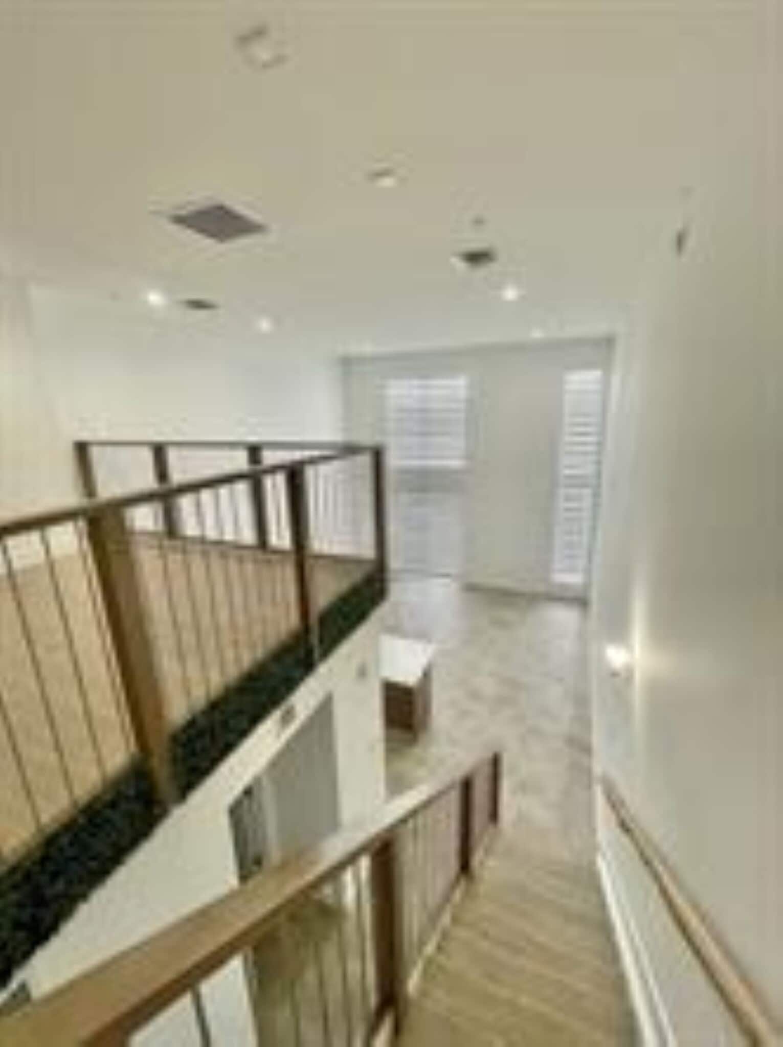 Building Photo - 3455 NE 5th Ave