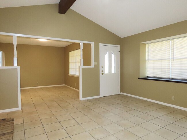 Building Photo - 11782 S Hillcreek Rd
