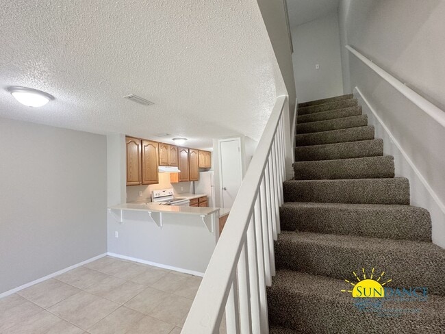 Building Photo - Newly Renovated 2BR/1.5BA Townhouse in For...