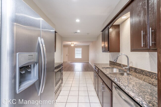 Building Photo - 2 br, 1.5 bath House - 7131 NW 16th St