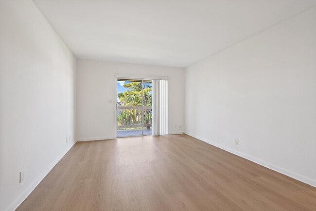 Building Photo - 1790 Abbey Rd