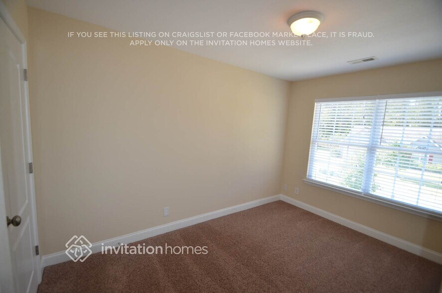 Building Photo - 148 Newport Dr