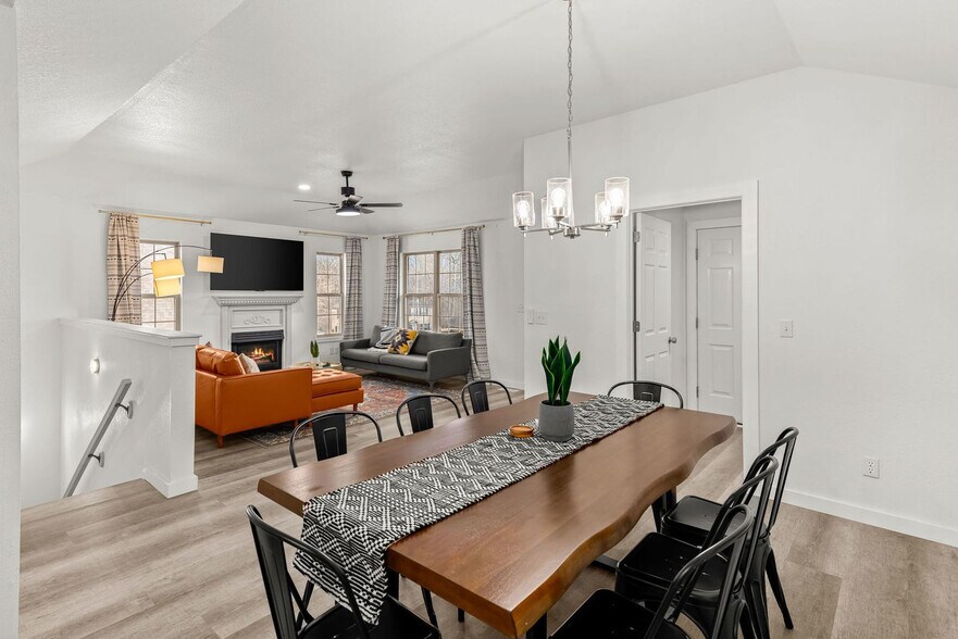 Building Photo - 1 Iris Way