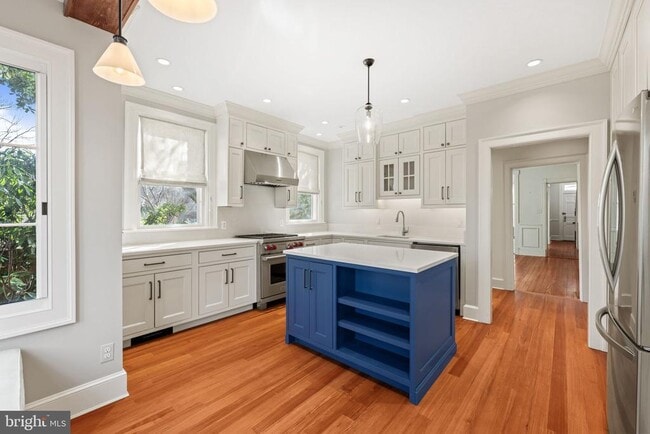 Building Photo - 509 Duke St