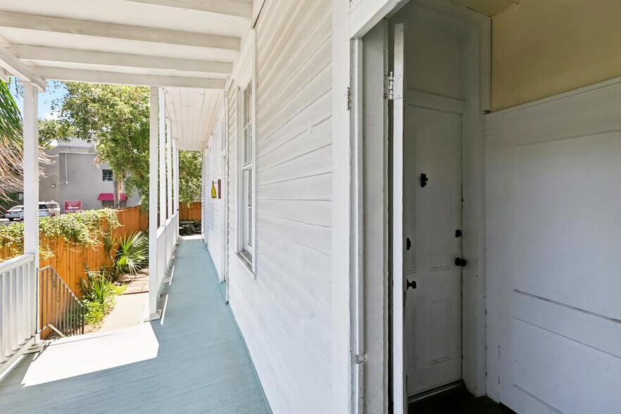 Building Photo - 922 Elysian Fields Ave