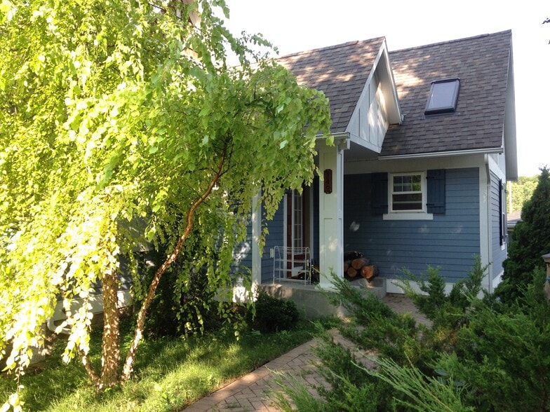 Building Photo - 149 James Ave