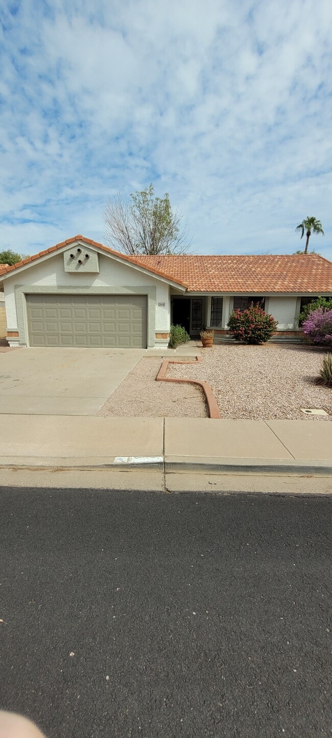 Building Photo - 31640 N Desert View Dr