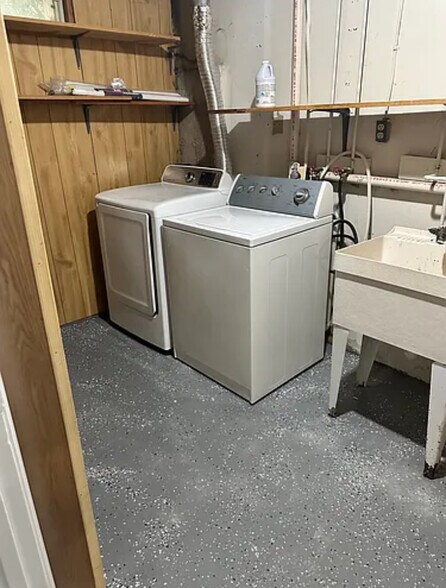 laundry room & storage - 3034 Hickory Grove Ct