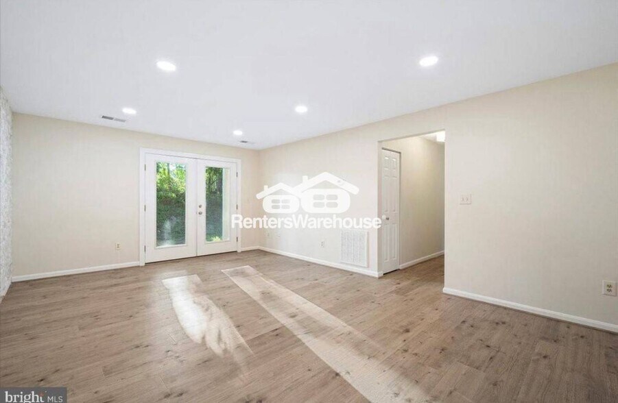 Building Photo - 10264 Redtail Ct