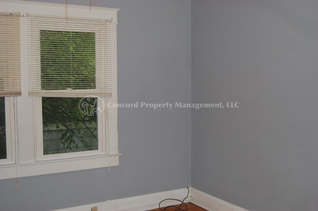Building Photo - 3029 Oakcrest Ave