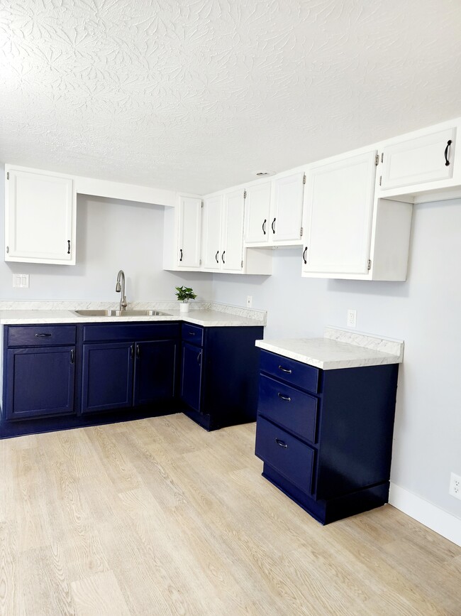 Building Photo - 213 Starlight Dr