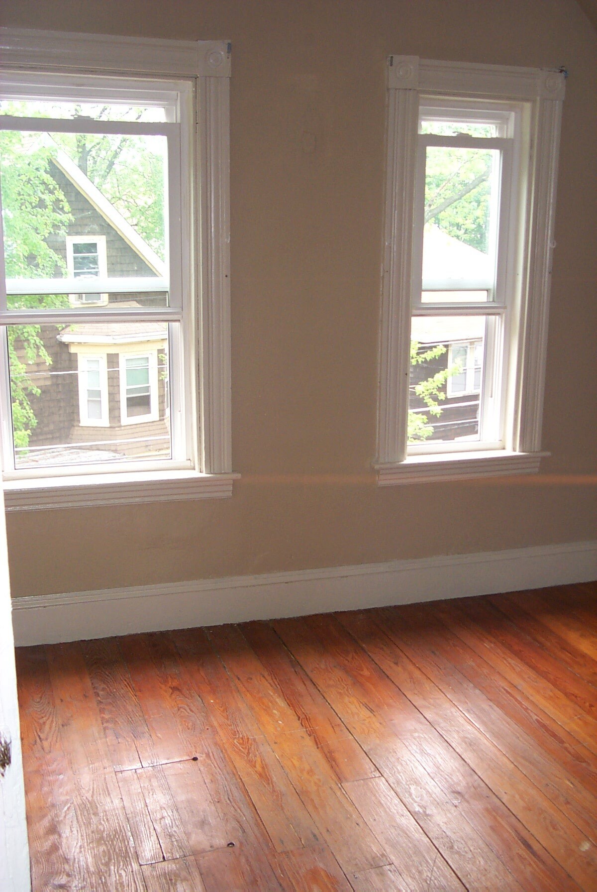 upstairs front bedroom - 80 Orchard St
