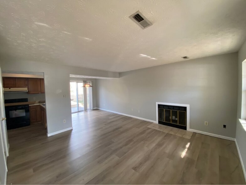 Building Photo - 9200 Shadymill Ln