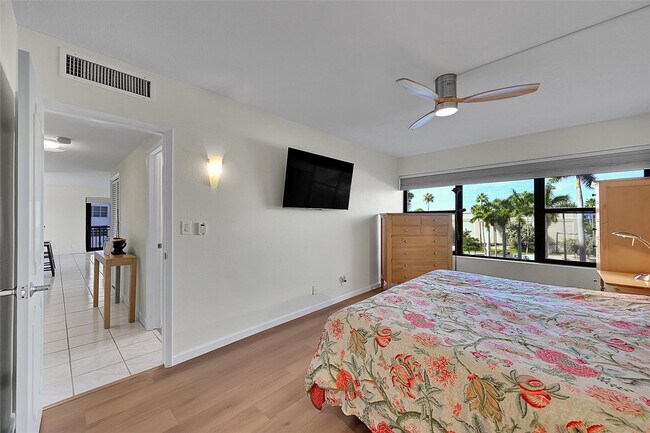 Building Photo - 3800 Galt Ocean Dr