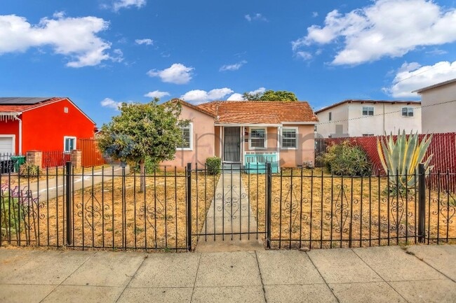 Building Photo - 3817 Waller Ave