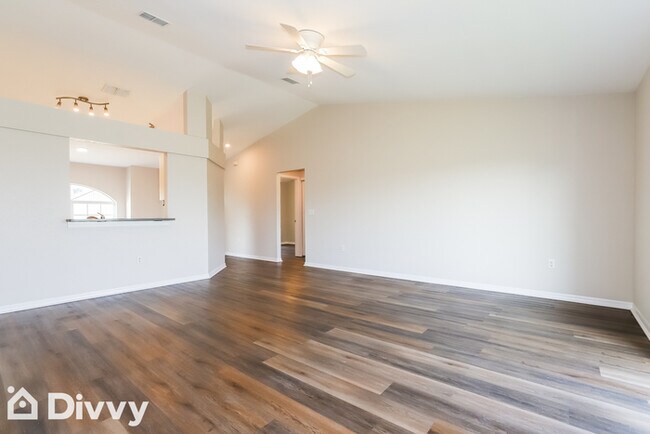 Building Photo - 3801 Country Bend E