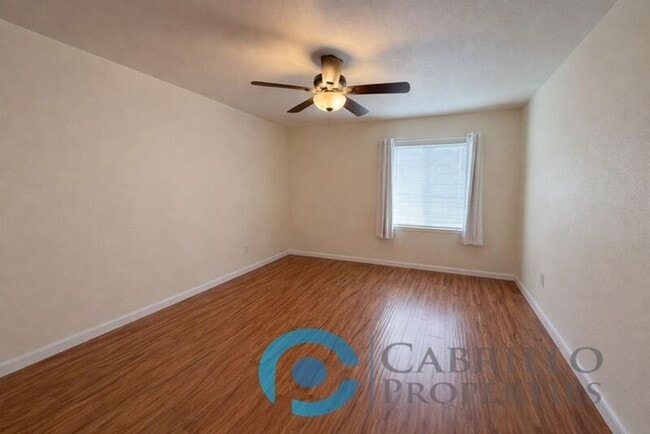 Building Photo - 3030 Suncrest Dr