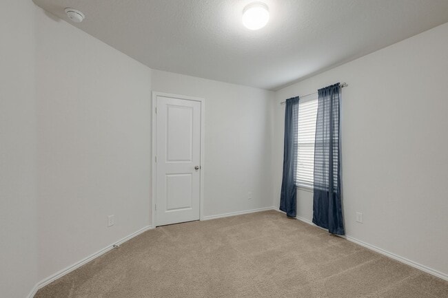 Building Photo - Top Schools + Great Amenities—The Total Package