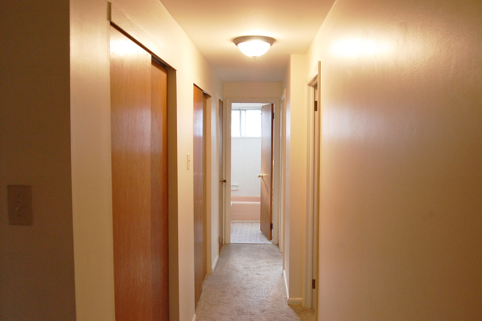 Building Photo - 979 Glasgow St