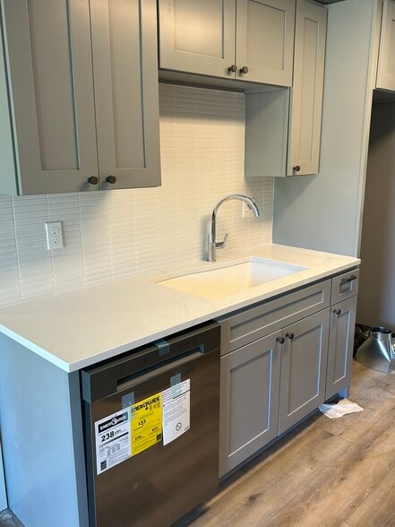 Building Photo - 342-348 NW 15th St