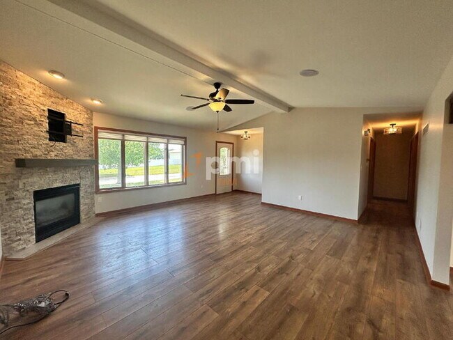 Building Photo - 8781 Calhoun Pl