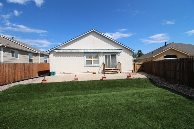Building Photo - Amazing 5 bedroom home in Desirable Crown Hill Mesa on West Side of town