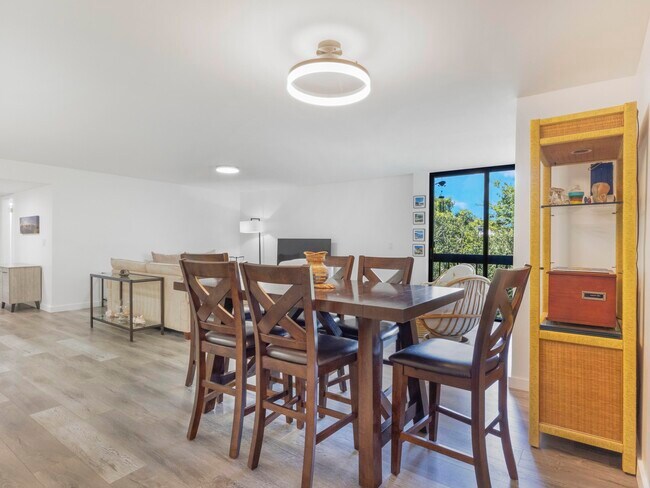 Building Photo - 955 Egret Cir