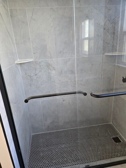 Building Photo - 4527 Esther St