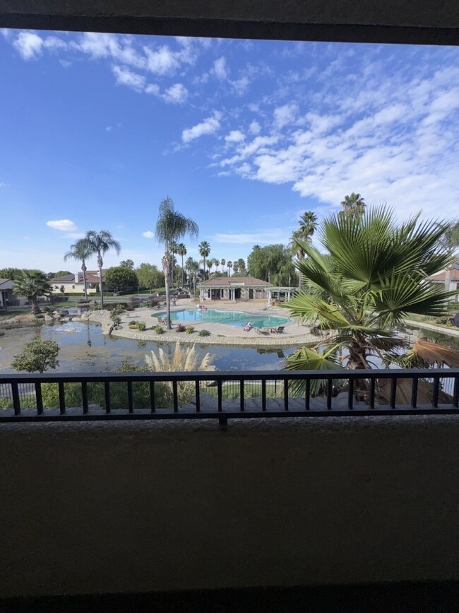 Building Photo - Luxurious 4-Bed, 3.5-Bath Retreat in Chowchilla - Spacious 2,379 Sq Ft Home Awaits!