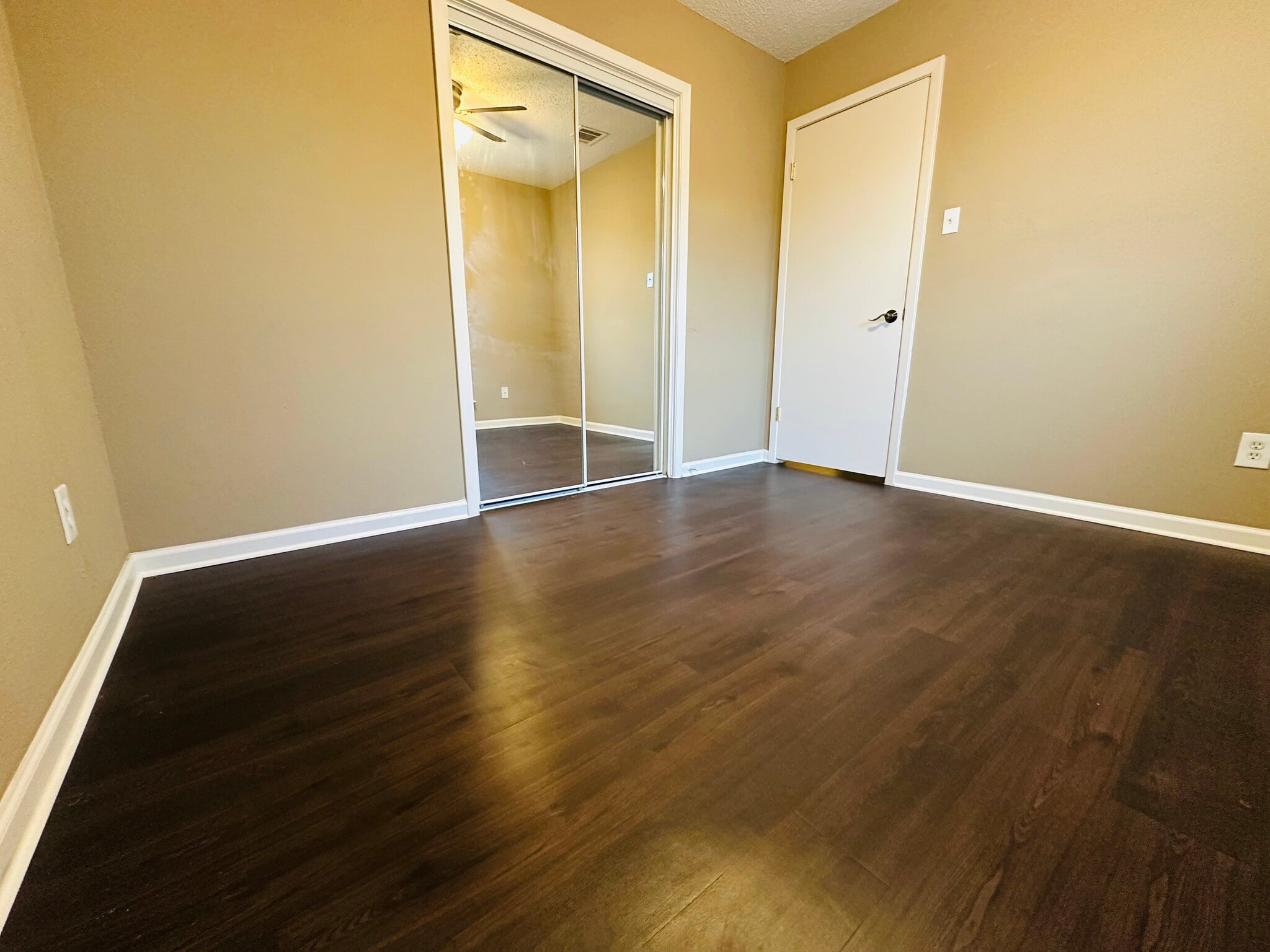 Building Photo - 1815 Gracy Farms Ln