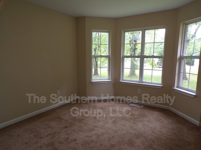 Building Photo - 1425 Hammerhill Rd