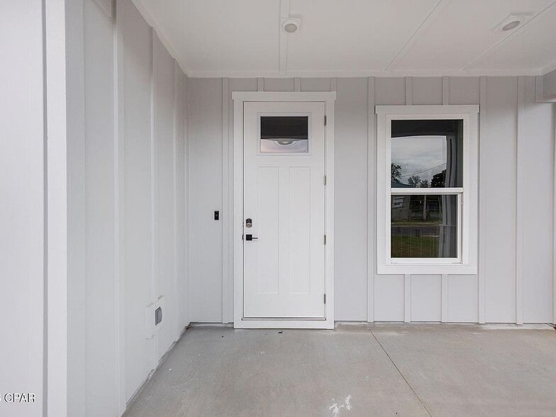 Building Photo - 517 E 8th St