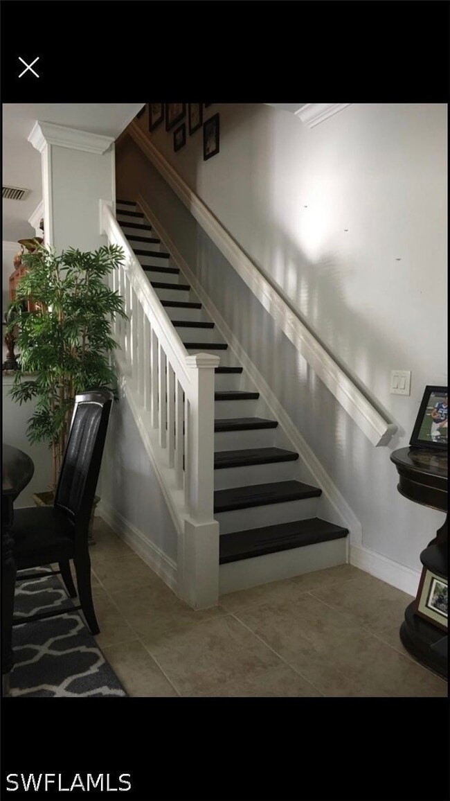 Building Photo - 884 Hampton Cir