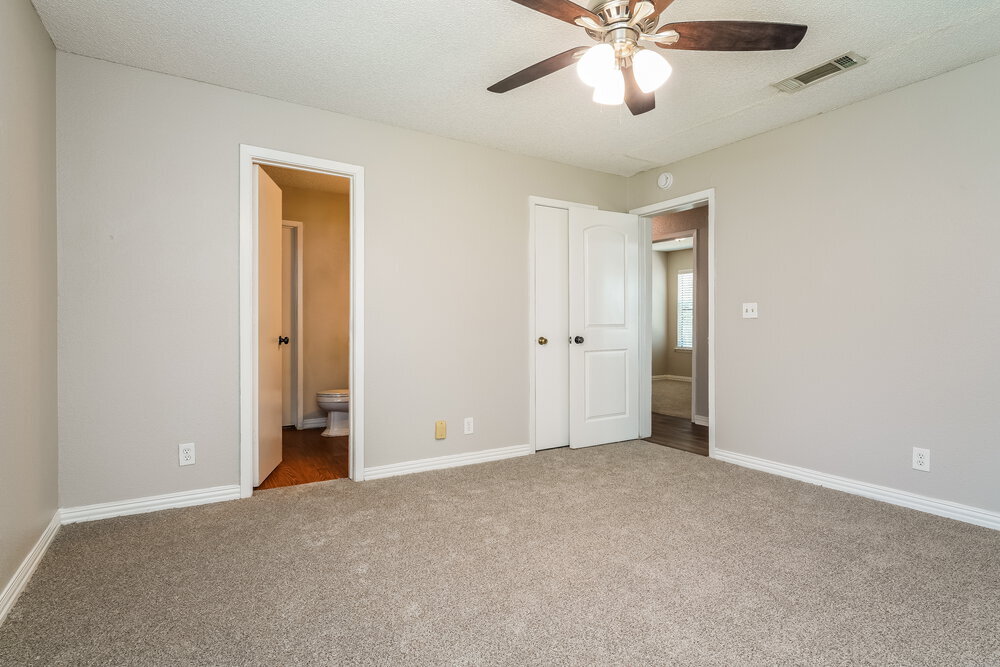 Building Photo - 505 Plainview Dr